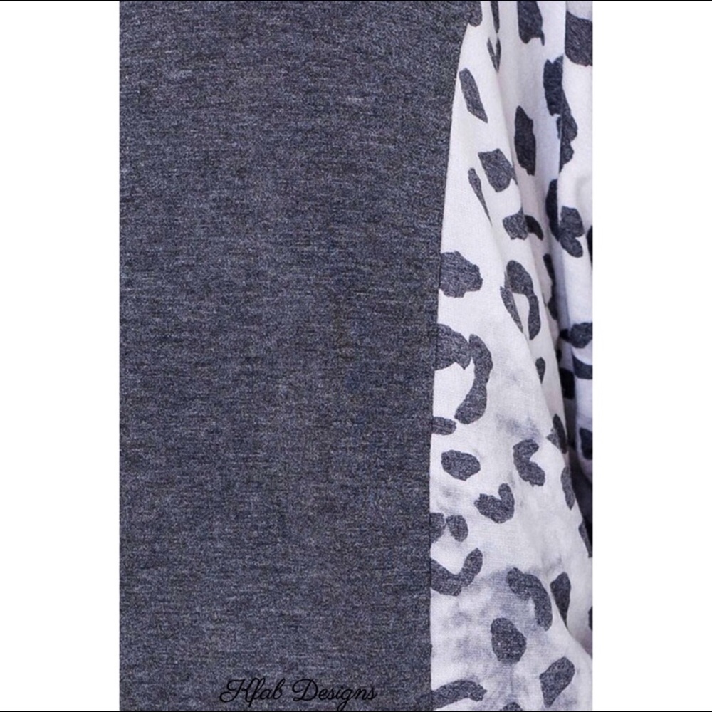 Oversized Leopard Contrast Top - Picture 7 of 7